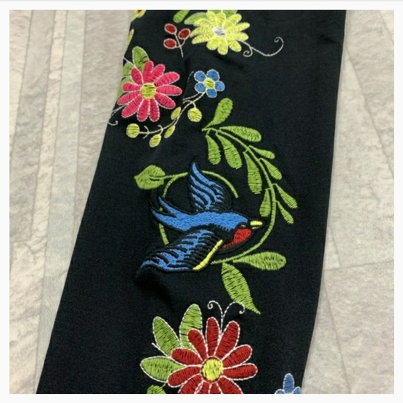 angel + premium Zoe embroidered leggings NWT - Picture 3 of 11